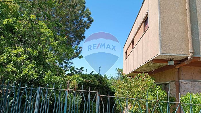 Casa con 8 locali in vendita in SS Cda Lago Parasporino Snc, Enna