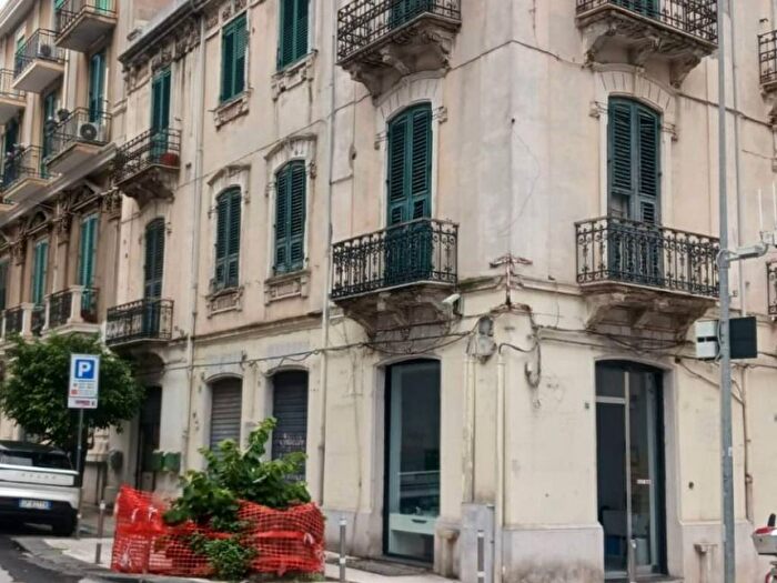 Appartamento con 5 locali in affitto in Via Centonze, Centro Storico, Messina