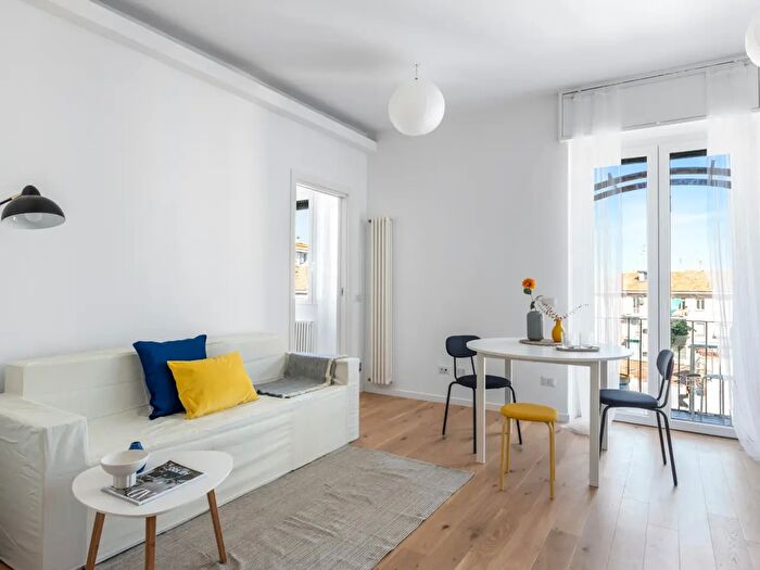 Appartamento trilocale in vendita in Via Sofonisba Anguissola, Milano