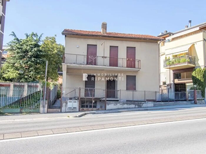 Case in Vendita e in Affitto - 2