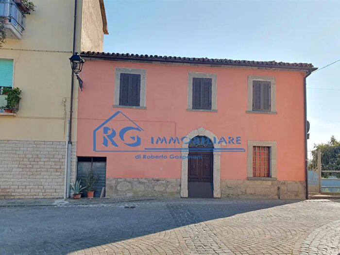 Casa quadrilocale in vendita in PZza S Silvestro, Castiglione In Teverina