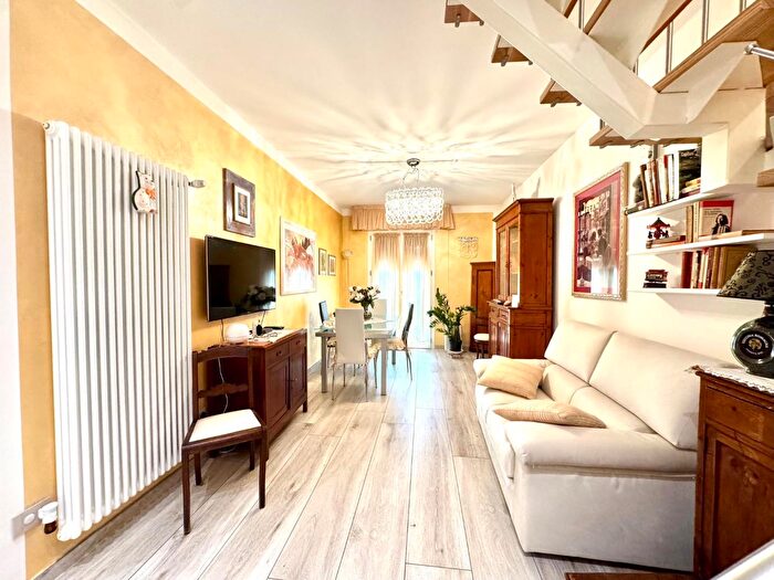 Appartamento con 5 locali in vendita in Empoli