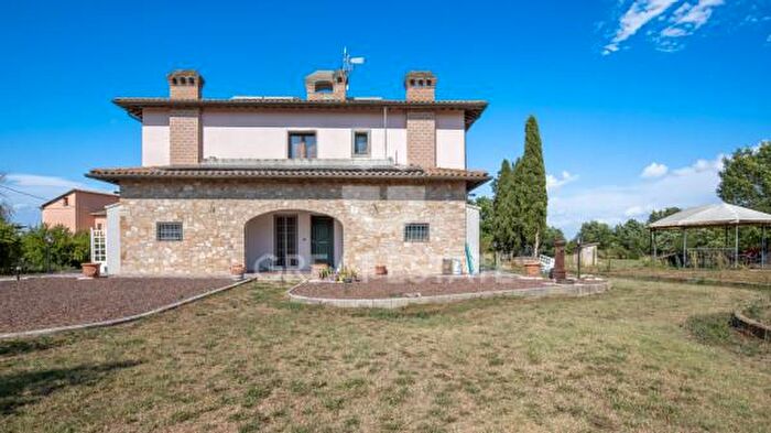Casa con 6 locali in vendita in Località Frattavecchia, Castiglione Del Lago