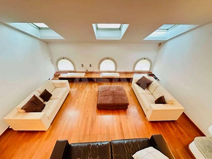 Appartamento con 6 locali in affitto in VIA CAMILLO BENSO CONTE DI CAVOUR, Centro, Lecco