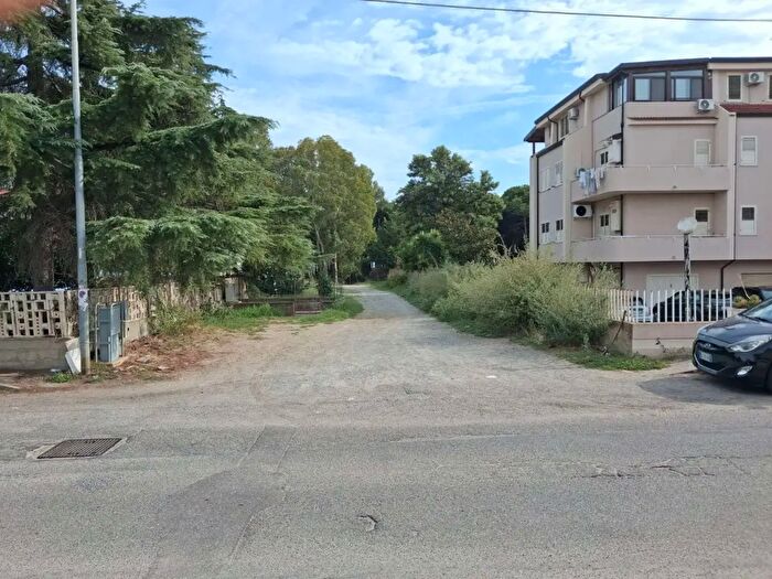 Appartamento trilocale in affitto in Via Carlo Pisacane, Catanzaro
