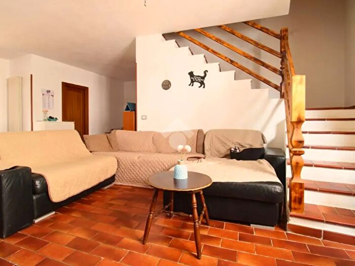 Casa con 8 locali in vendita in Via Vigne, Sapri