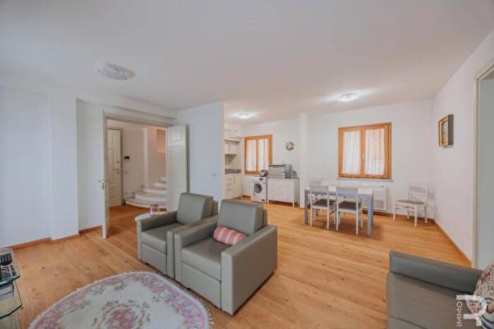 Casa con 5 locali in vendita in Viale Novembre, Montecatini Terme