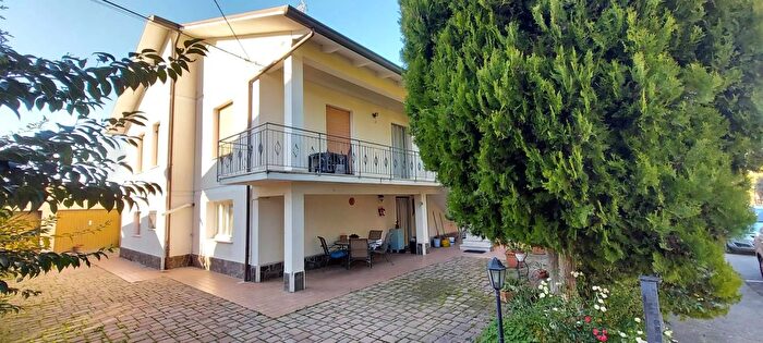 Casa con 10 locali in vendita in Via Caduti di Tutte Le Guerre Cesenatico, Cesenatico
