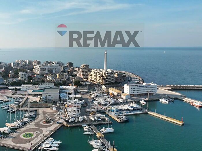 Appartamento trilocale in vendita in Lungomare Giambattista E Pietro Starita, Bari