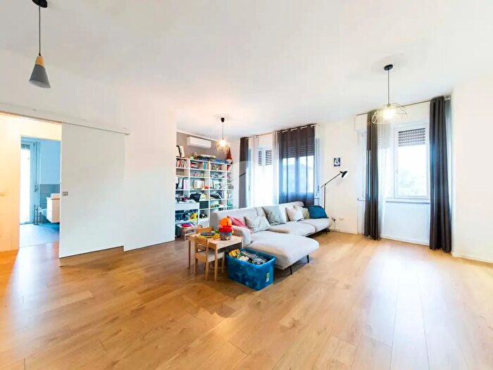 Appartamento quadrilocale in vendita in Via Alberto da Gandino, Milano