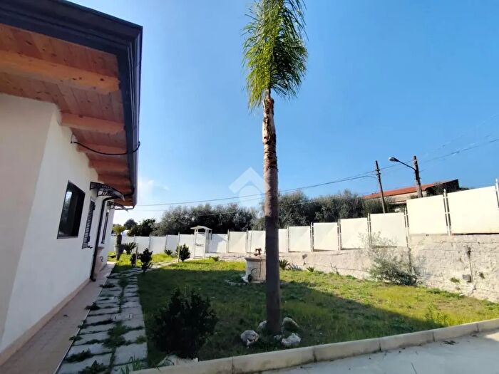 Casa trilocale in vendita in Via Monticelli, San Felice A Cancello