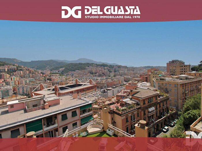 Appartamento con 5 locali in affitto in Via Leonardo Montaldo, Staglieno, Genova