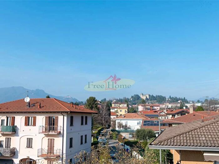 Appartamento quadrilocale in affitto in Via Corridoni, Bobbiate Schiranna, Varese