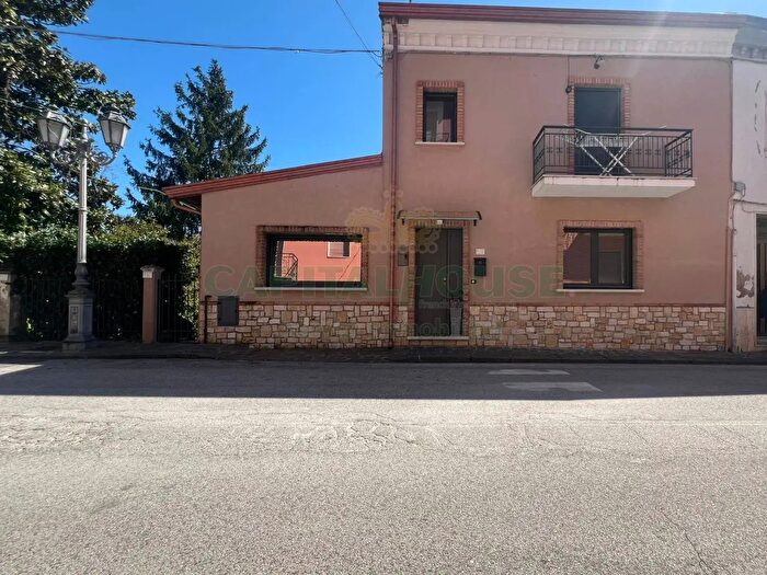 Casa trilocale in vendita in Via della Libertà, Pratola Serra