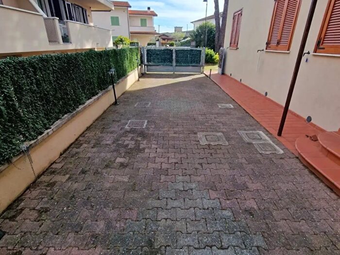 Appartamento trilocale in vendita in Collesalvetti