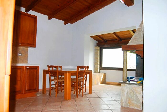 Appartamento trilocale in vendita in Via Giuseppe Belloni, Monterosi