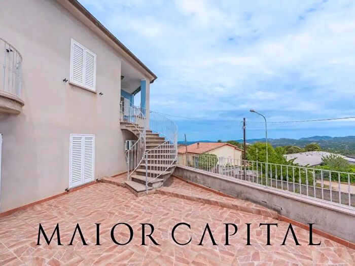 Appartamento con 6 locali in vendita in Luras