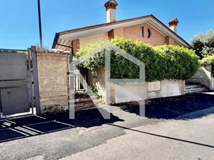 Casa bilocale in vendita in Via Oricola, Roma
