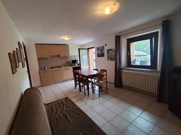 Appartamento trilocale in affitto in Frazione Chaveroullaz, Allein