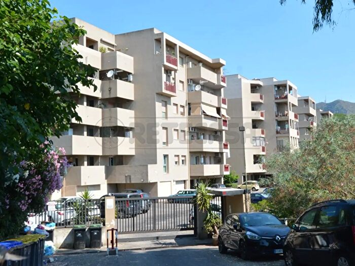 Appartamento monolocale in vendita in Salita Tre Monti M, Messina