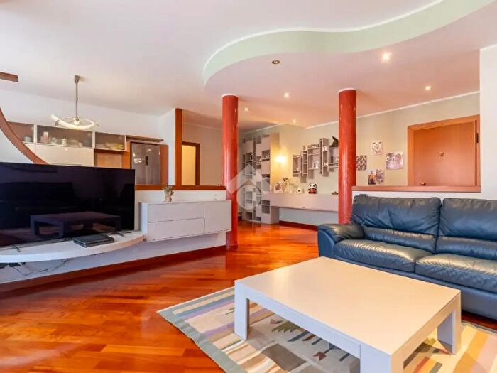 Appartamento trilocale in vendita in Via Santa Margherita, Torre Boldone