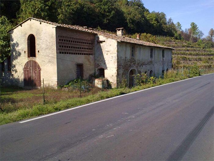 Casa in vendita in Buti