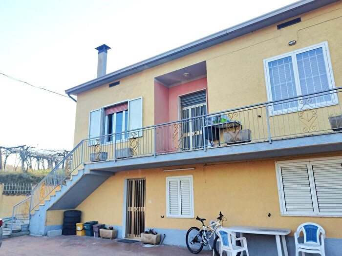 Appartamento trilocale in affitto in Contrada Feudo, Ortona