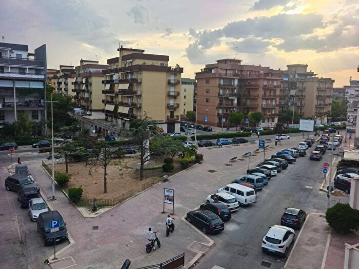 Appartamento quadrilocale in vendita in Piazza Dottor Alfredo Albanese, Trani