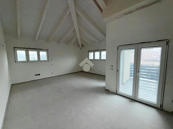 Appartamento trilocale in vendita in Via S Nicola, Viadana