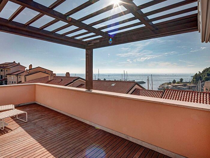 Appartamento con 5 locali in affitto in Strada di Portopiccolo, Portopiccolo Sistiana, DuinoAurisina