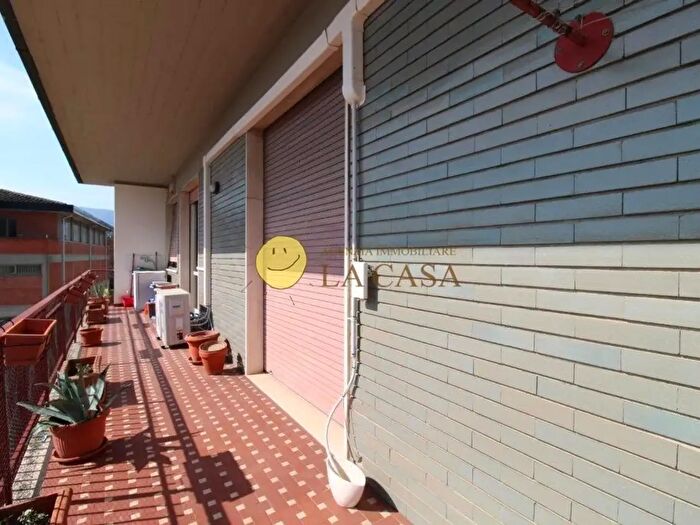 Appartamento trilocale in vendita in Reggello