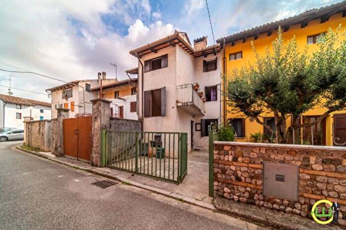 Casa con 6 locali in vendita in Via Canale, Codroipo