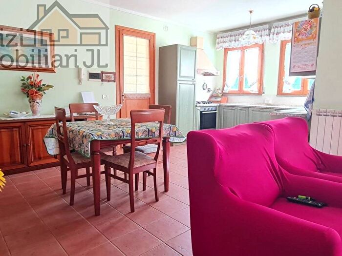 Appartamento trilocale in vendita in Località Bocchetto, Porto Azzurro