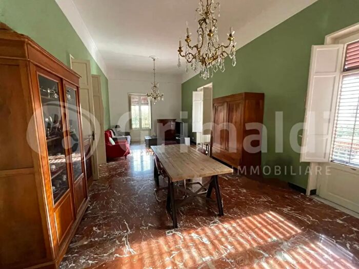 Appartamento con 7 locali in vendita in Via Dante, Palermo