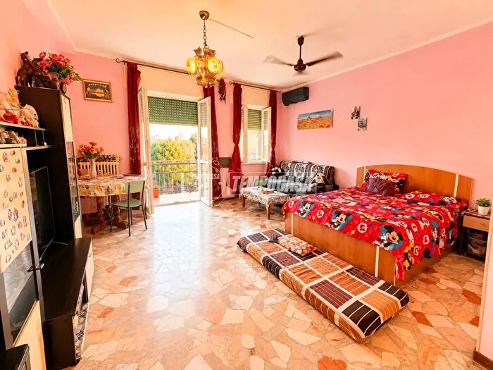 Appartamento trilocale in vendita in Via Luigi Mercantini, Brescia