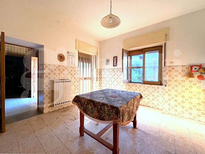 Casa quadrilocale in vendita in Telese