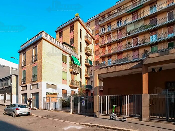 Appartamento bilocale in vendita in Via Flumendosa, Milano