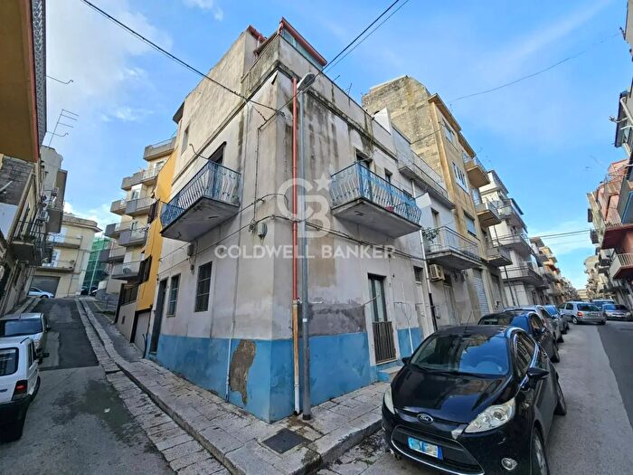 Casa con 6 locali in vendita in Via Narciso Cozzo, Ragusa