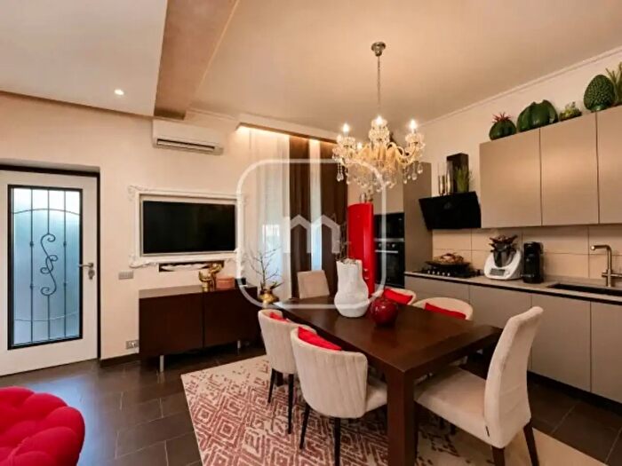 Appartamento trilocale in vendita in Via Ittiri, Roma