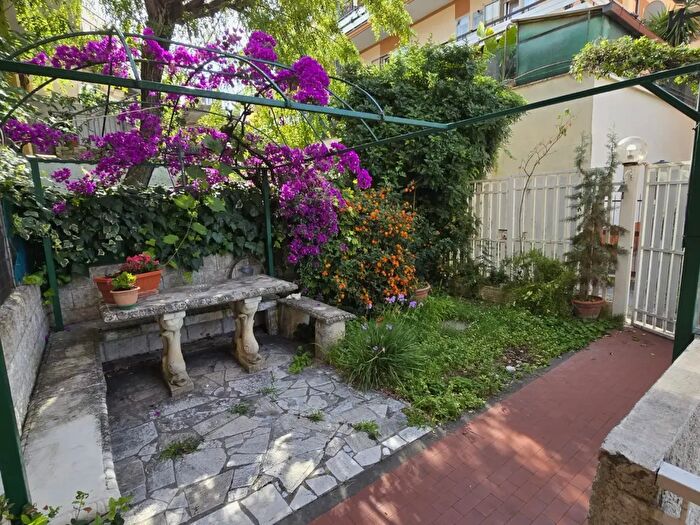 Appartamento quadrilocale in vendita in Via Cesare Battisti, Fonte Nuova