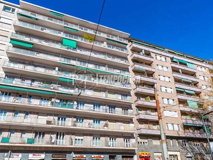 Appartamento trilocale in vendita in Corso Regina Margherita, Torino