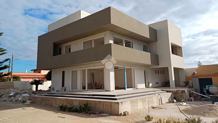 Casa con 10 locali in vendita in Via del Mirto, Ispica