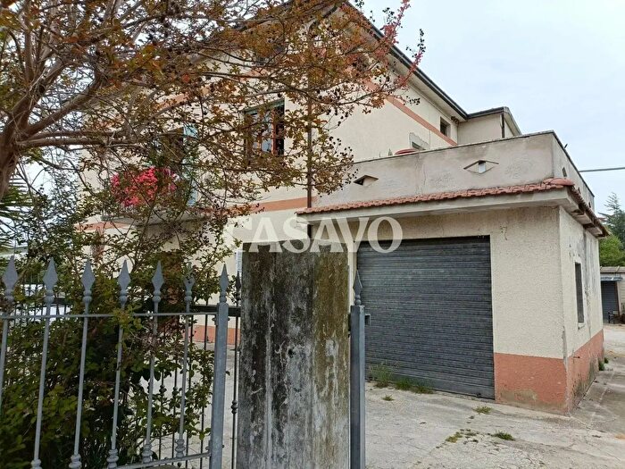 Casa con 14 locali in vendita in Contrada Girola Valtenna, Fermo