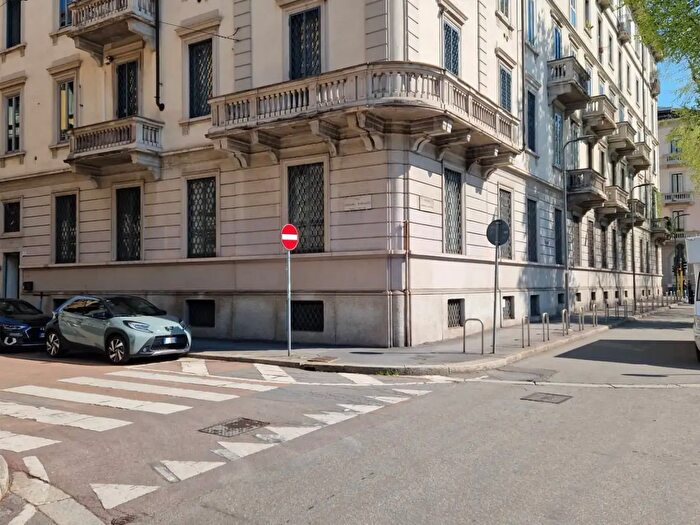 Appartamento quadrilocale in vendita in Corso Italia, Milano