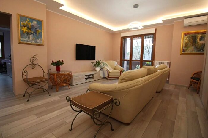 Appartamento quadrilocale in vendita in Via Palmiro Togliatti, Rho