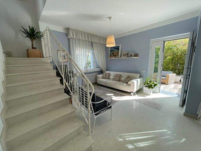 Casa con 6 locali in affitto in via peschiera, Pietrasanta