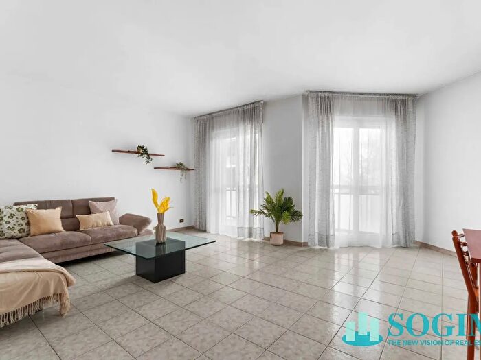 Appartamento quadrilocale in vendita in Via Monte Gran Sasso, Cinisello Balsamo