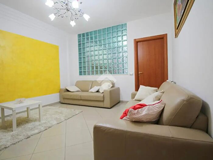 Appartamento quadrilocale in vendita in Via Ferrara, Prato