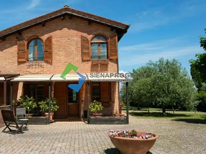 Casa con 5 locali in vendita in Strada di Fogliano, Siena