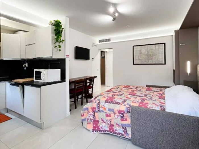 Appartamento monolocale in affitto in Via Giuseppe Sirtori, Porta Venezia, Milano